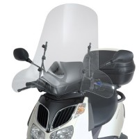 105A Plexi GIVI na skútr čiré, s ochranou rukou, univerzální